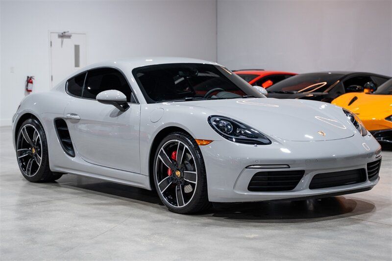 Used 2019 Porsche 718 Cayman S RWD image 16