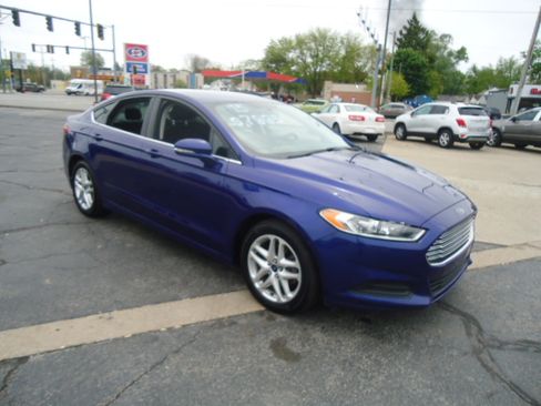 Used 2015 Ford Fusion SE FWD image 6