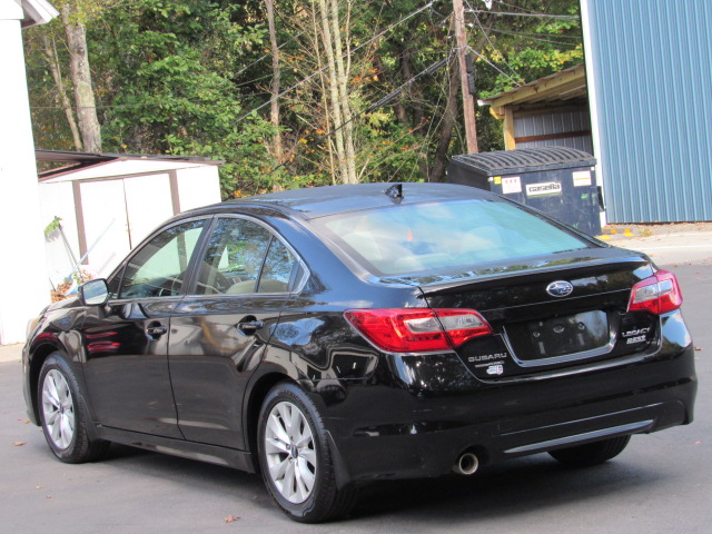 Used 2017 Subaru Legacy 2.5i Premium AWD/4WD image 7