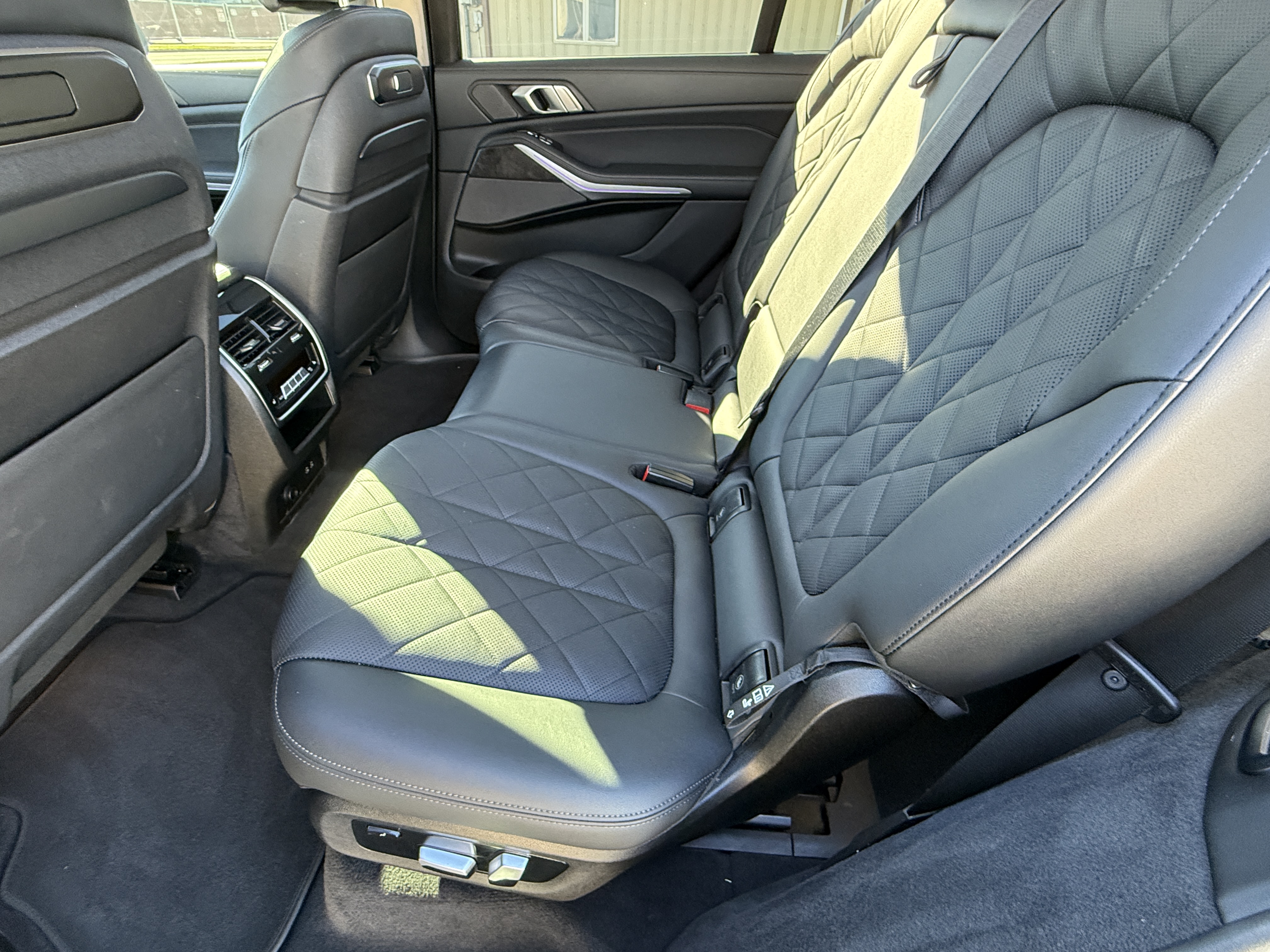 Used 2024 BMW X7 xDrive40i AWD/4WD image 17