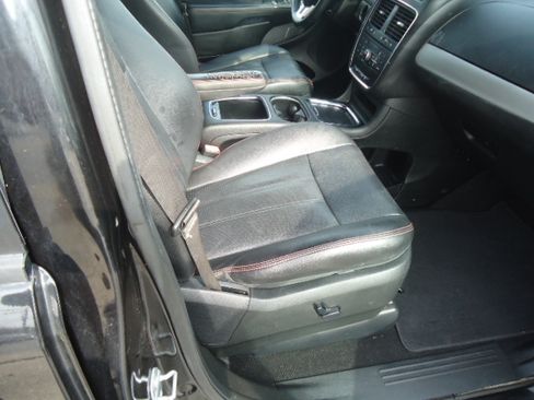 Used 2018 Dodge Grand Caravan GT image 17