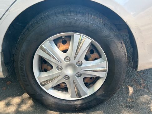 Used 2009 Toyota Corolla FWD image 25