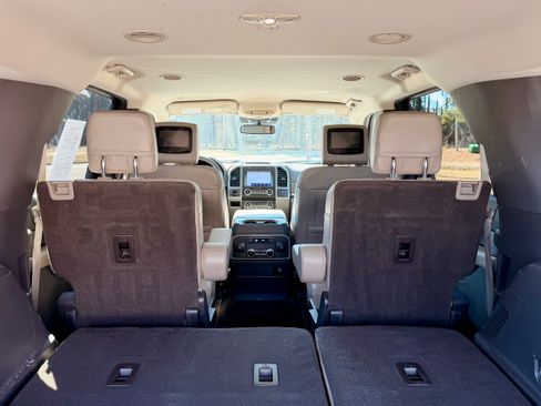 Used 2020 Ford Expedition Max XLT image 16