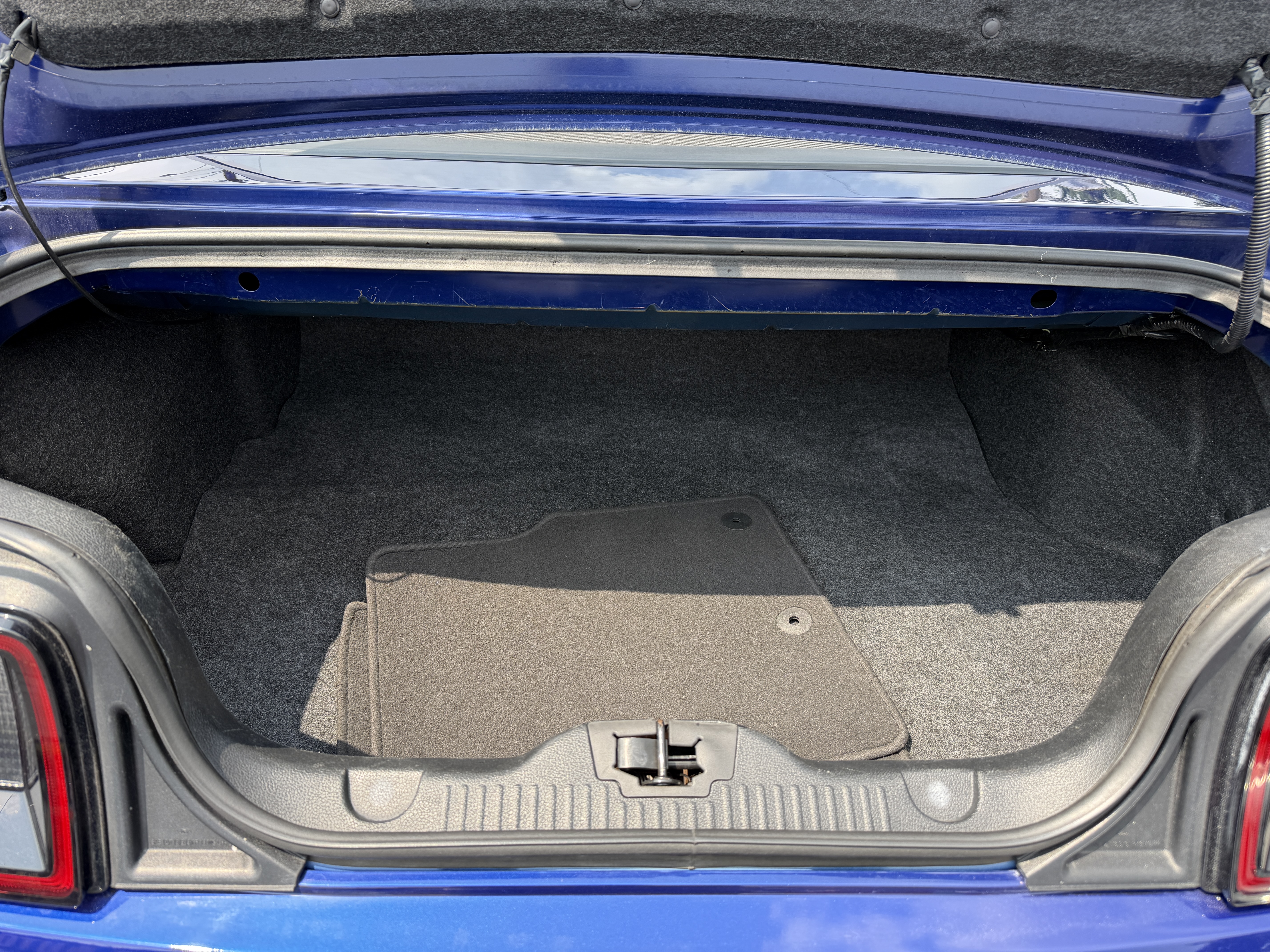 Used 2014 Ford Mustang Convertible RWD image 34