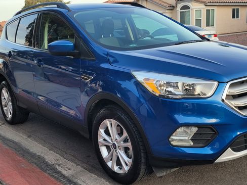 Used 2018 Ford Escape SE image 4