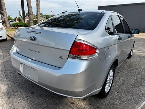 Used 2011 Ford Focus SE Sedan FWD image 4