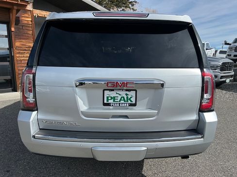 Used 2016 GMC Yukon XL Denali image 8