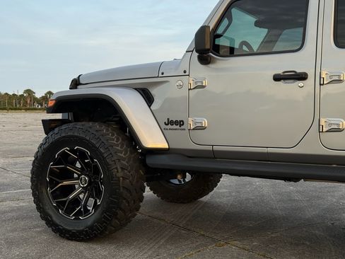Used 2021 Jeep Gladiator Sport AWD/4WD image 30