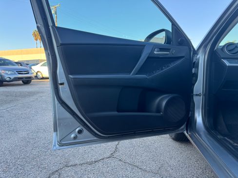 Used 2010 MAZDA MAZDA3 i Touring image 22