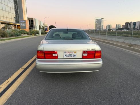 Used 2000 Lexus LS 400 image 4