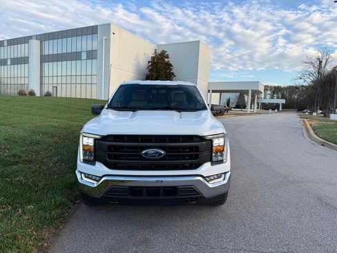 Used 2023 Ford F150 XLT image 3