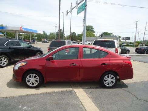 Used 2017 Nissan Versa S Plus FWD image 3