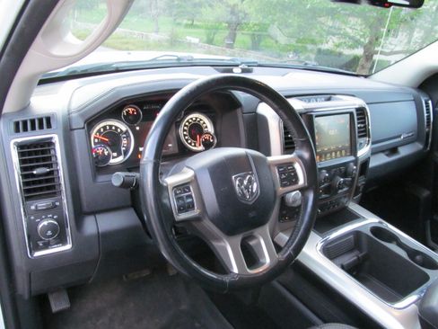 Used 2016 RAM 1500 Laramie image 11