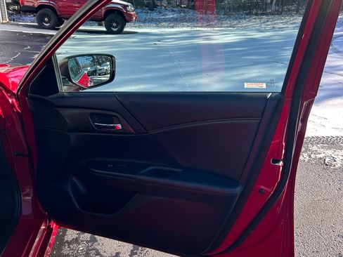 Used 2017 Honda Accord Sport image 17