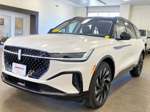 New 2026 Lincoln Nautilus Reserve AWD/4WD image 4