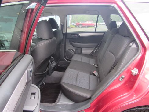Used 2018 Subaru Outback 2.5i Premium AWD/4WD image 16