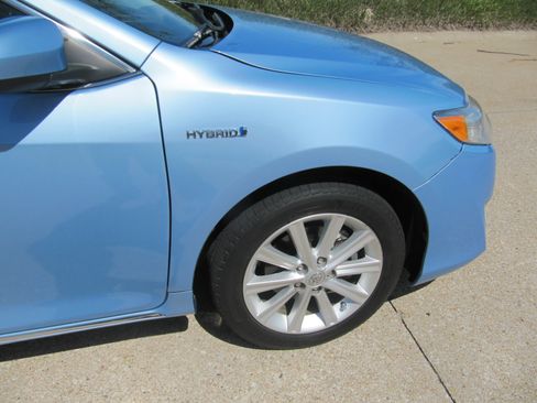Used 2012 Toyota Camry Hybrid FWD image 4