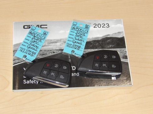 Used 2023 GMC Yukon 4WD Denali image 41
