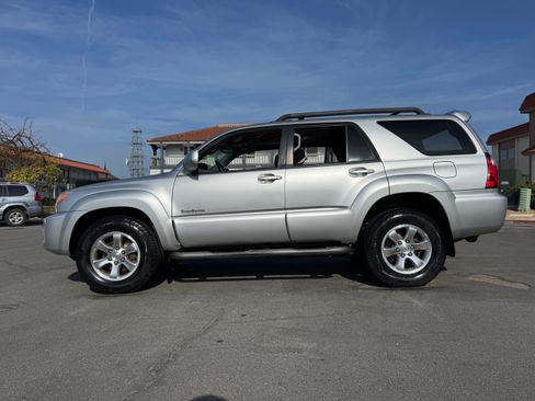 Used 2009 Toyota 4Runner Sport image 3