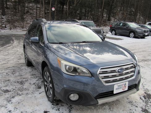 Used 2015 Subaru Outback 2.5i Limited image 16