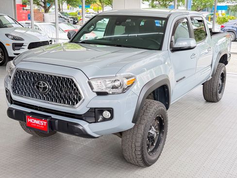 Used 2019 Toyota Tacoma 4x4 Double Cab image 3