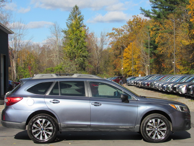 Used 2017 Subaru Outback 2.5i Limited AWD/4WD image 11