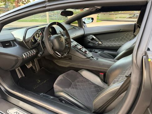 Used 2015 Lamborghini Aventador LP 700-4 Roadster AWD/4WD image 12