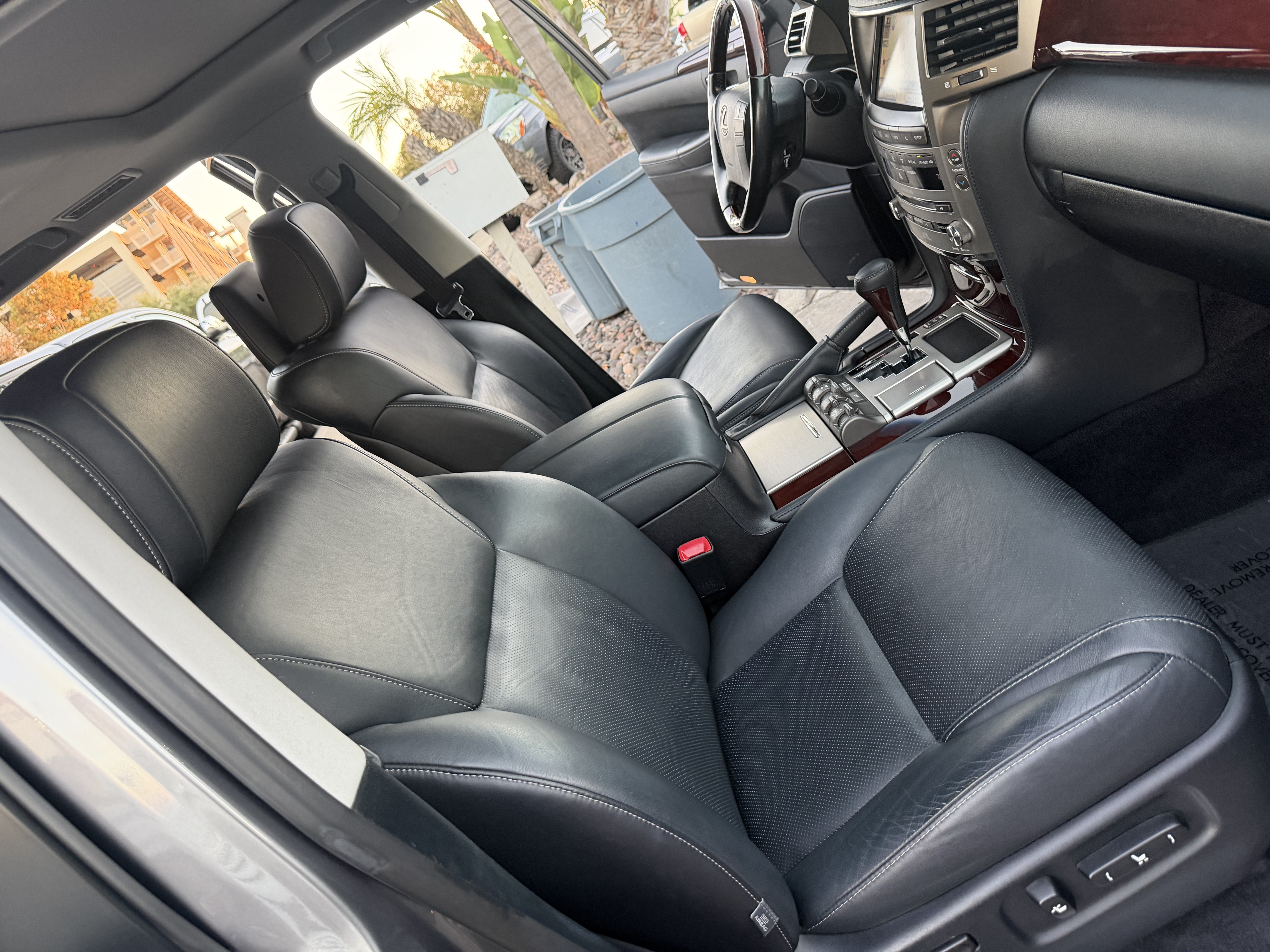 Used 2015 Lexus LX 570 4WD image 39