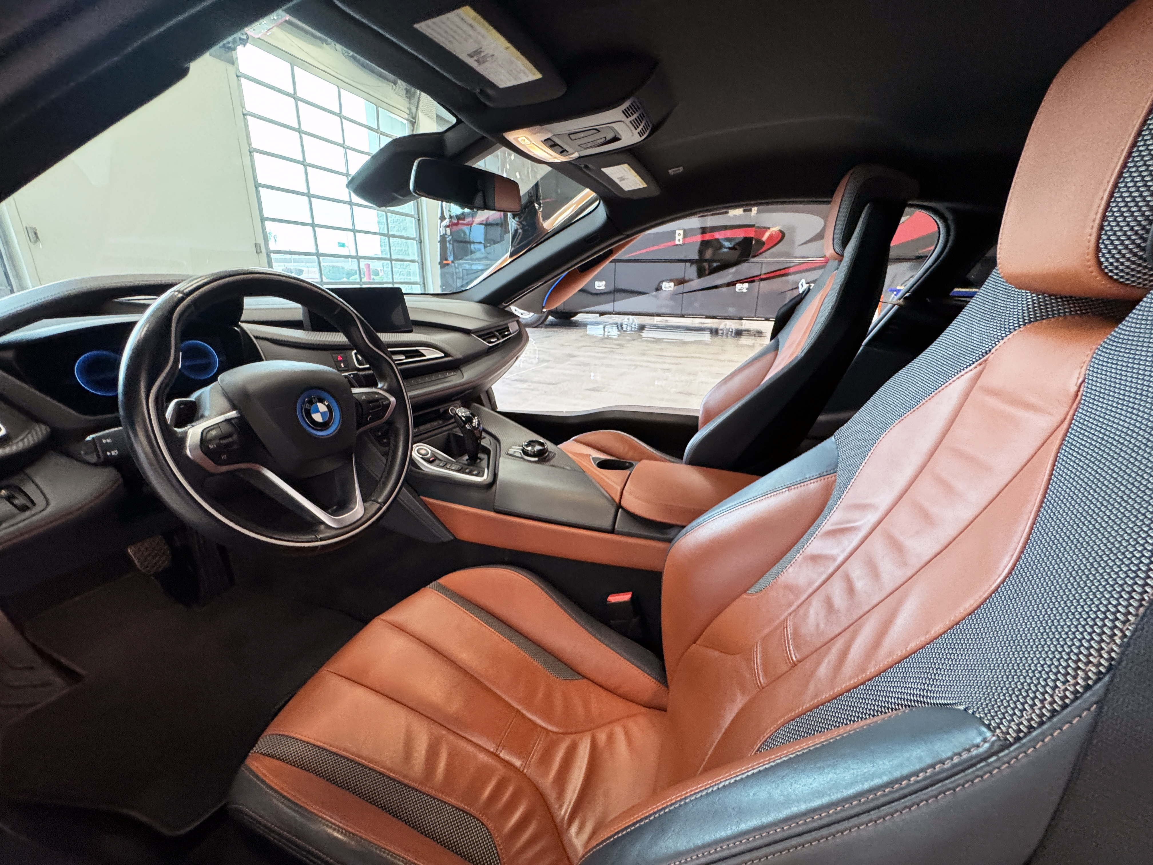 Used 2019 BMW i8 Coupe AWD/4WD image 26
