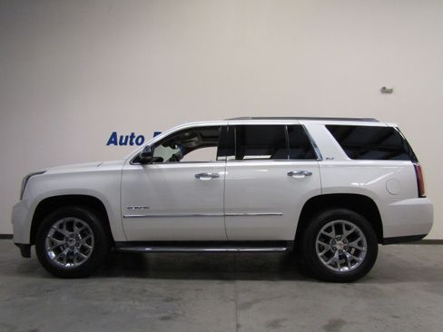Used 2015 GMC Yukon SLT image 1
