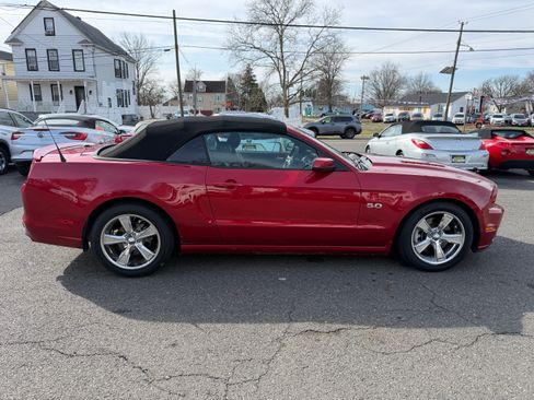 Used 2013 Ford Mustang GT Premium image 24