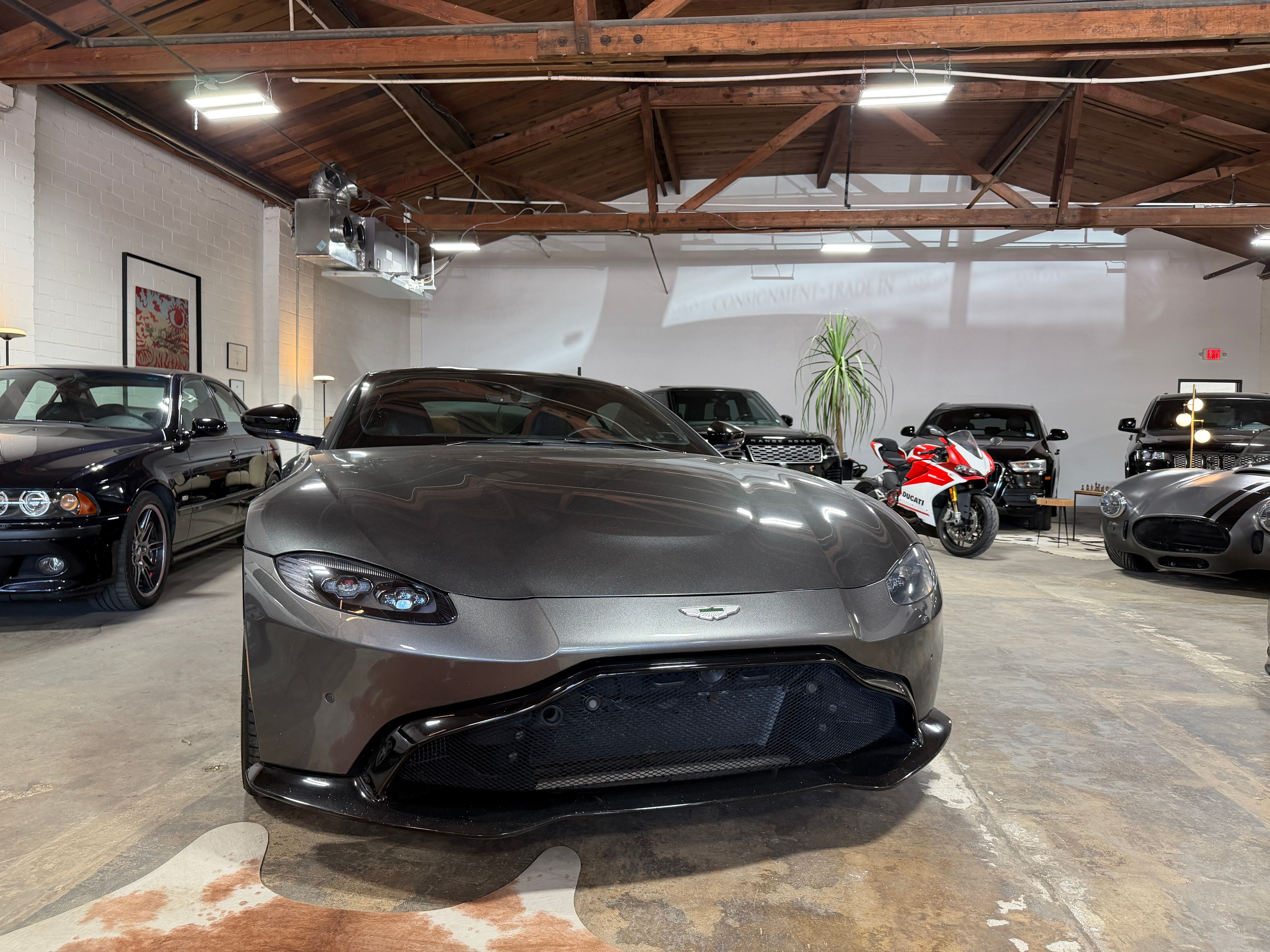 Used 2019 Aston Martin V8 Vantage Coupe RWD image 11