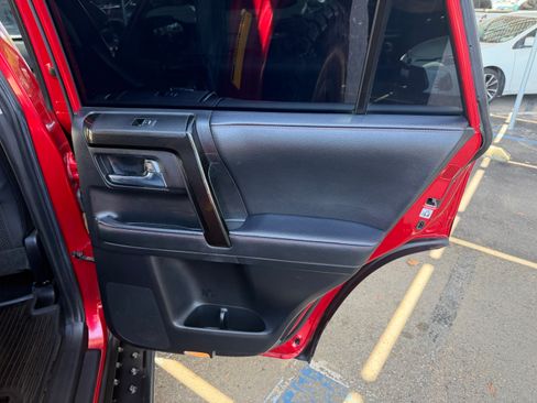 Used 2021 Toyota 4Runner 4WD Venture image 35