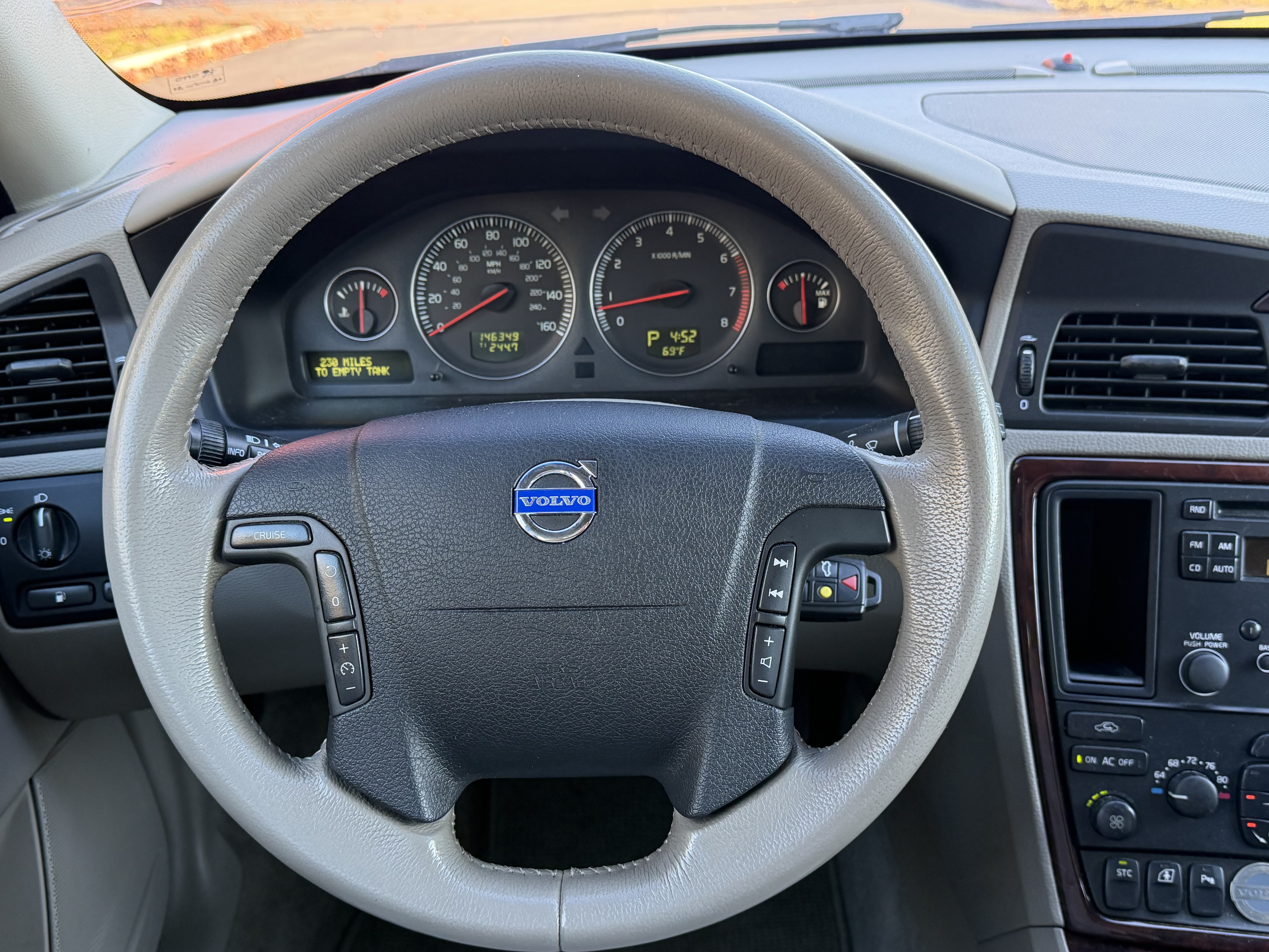 Used 2006 Volvo V70 2.5T FWD image 41