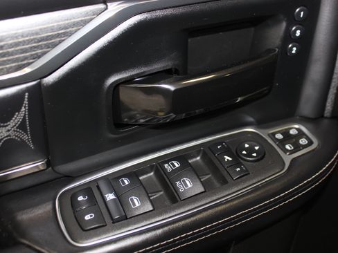 Used 2023 RAM 3500 Limited image 26