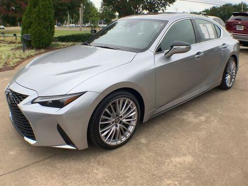 Used 2025 Lexus IS 300 image 4