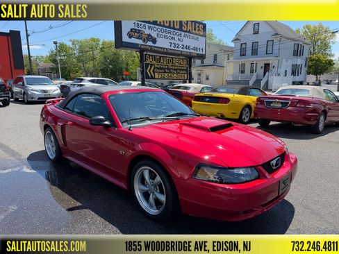 Used 2001 Ford Mustang GT Convertible RWD image 1