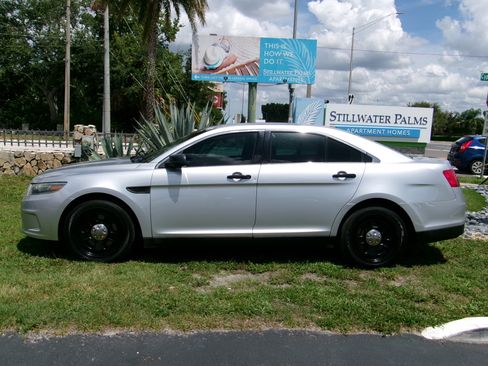 Used 2018 Ford Taurus Police Interceptor AWD image 2