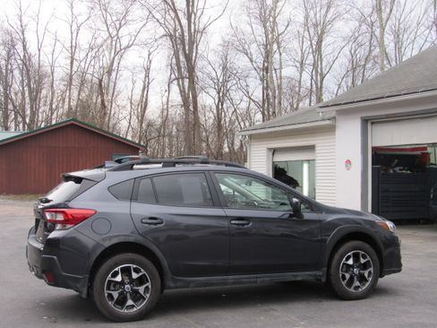 Used 2018 Subaru Crosstrek 2.0i Premium image 7