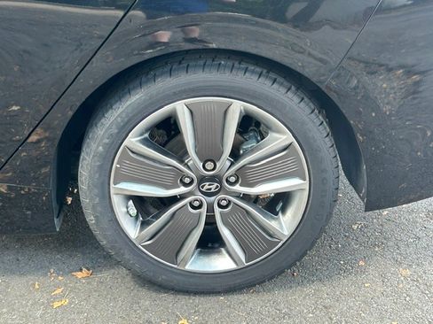 Used 2018 Hyundai Ioniq Hybrid Limited w/ Ultimate Pkg FWD image 27