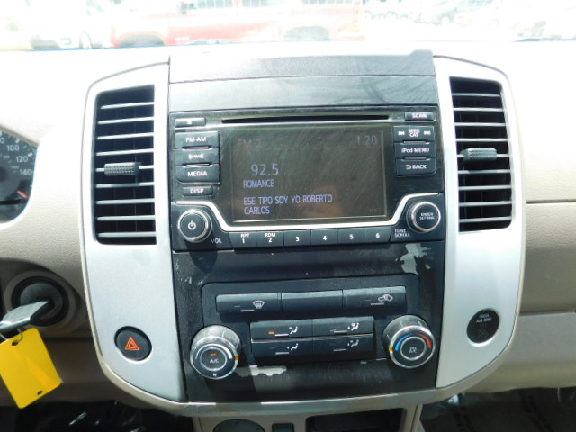 Used 2018 Nissan Frontier 2WD Crew Cab image 13