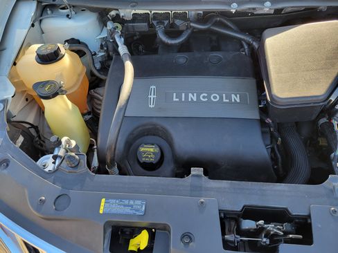 Used 2013 Lincoln MKX image 22