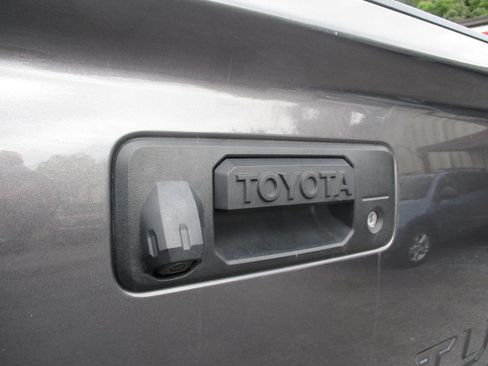 Used 2017 Toyota Tundra SR5 image 15