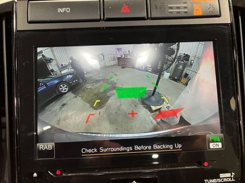 Used 2021 Subaru Ascent Premium image 12