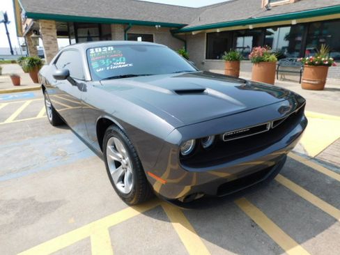 Used 2020 Dodge Challenger SXT RWD image 1