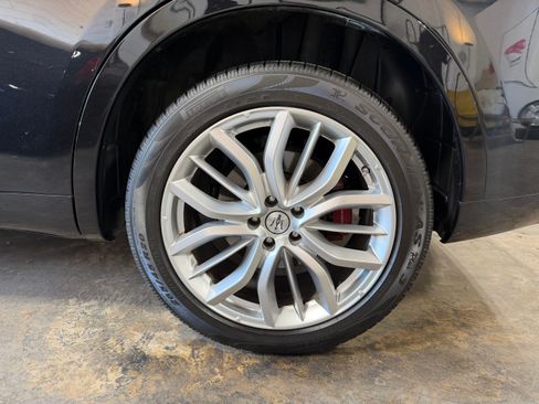 Used 2022 Maserati Levante GT AWD/4WD image 14