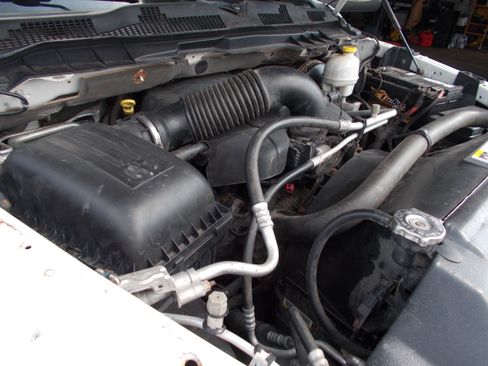 Used 2015 RAM 1500 4x4 Regular Cab ST image 21