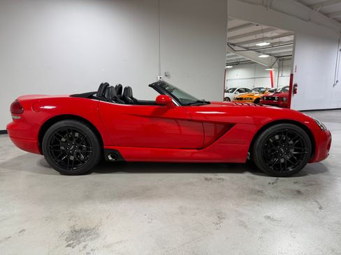 Used 2003 Dodge Viper SRT-10 Convertible RWD image 3