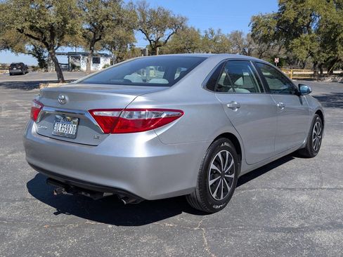 Used 2016 Toyota Camry XLE image 8