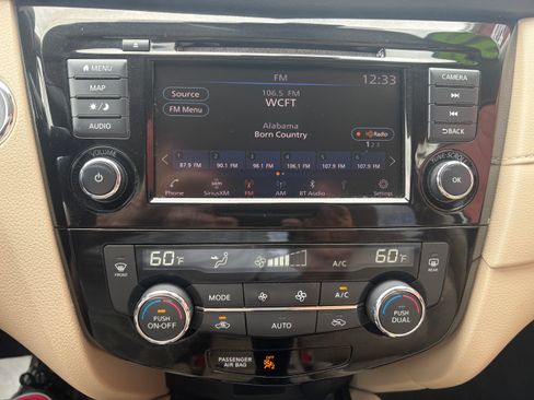 Used 2020 Nissan Rogue AWD SV image 18